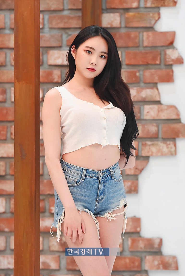 Black Pink Jisoo Eyefakes Nude